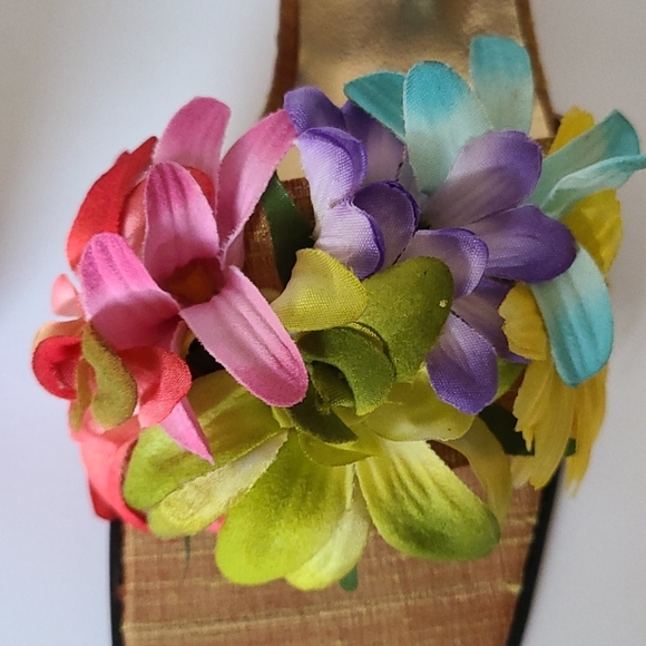 J. Renee Silk, Floral Adorned Slides - Picture 4 of 5